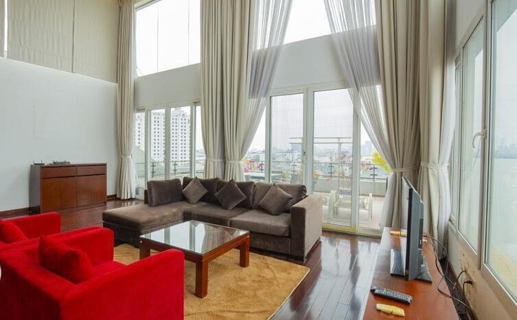 duplex penthouse on xuan dieu tay ho 1