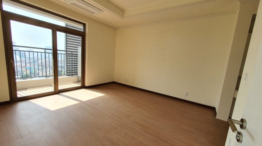 excellent 3 bedroom apartment for rent in starlake 4