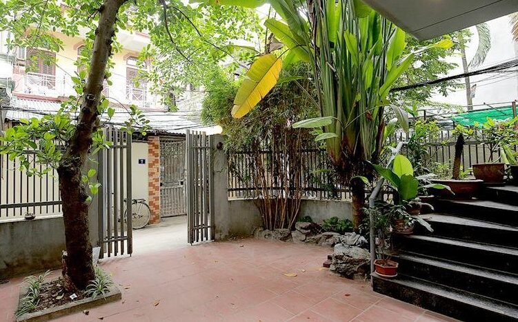unfurnished house for rent on dang thai mai 3