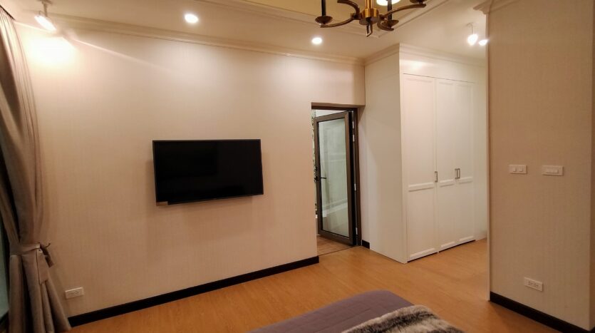 Luxurious 4BR Apartment in Starlake Urban City for rent 9