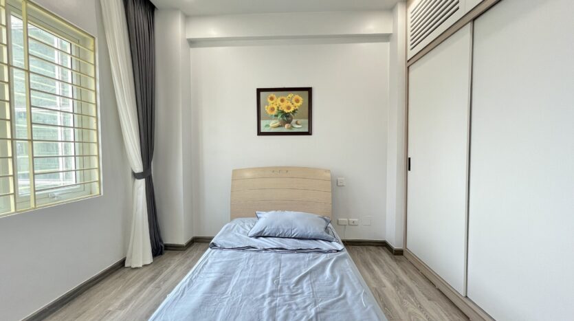 Sparling 3BRs Apartment for Rent with West lake view near Vo Chi Cong street 16