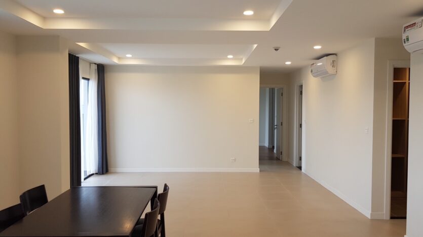Suprisingly Inexpensive 4 BRs Apartment for Rent in Kosmo Tay Ho 6