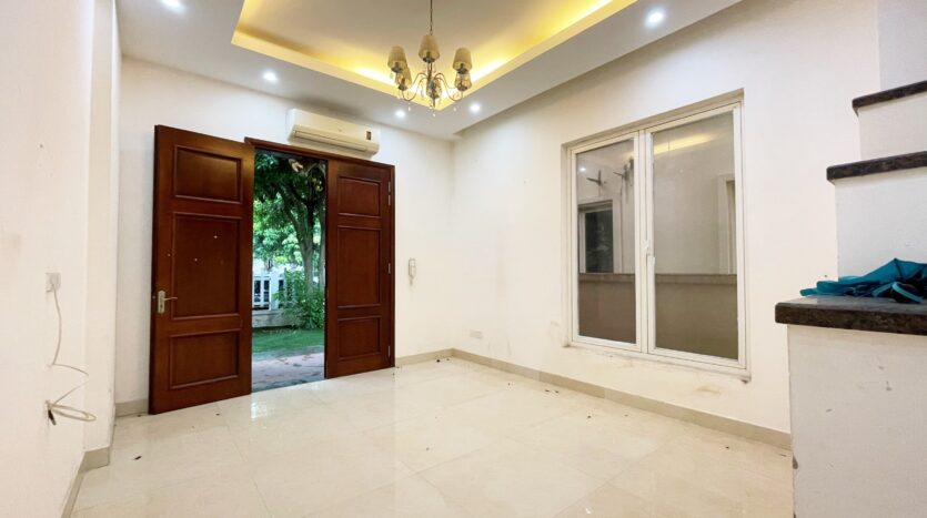 Gleaming 3 4BRs Villa for rent in Vinhomes Riverside Prime Location 15