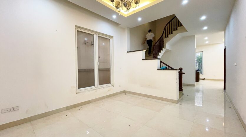 Gleaming 3 4BRs Villa for rent in Vinhomes Riverside Prime Location 16