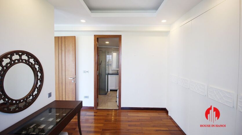semi furnished 267m2 apartment in ciputra 14