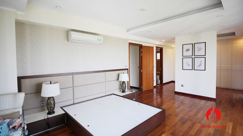 semi furnished 267m2 apartment in ciputra 5