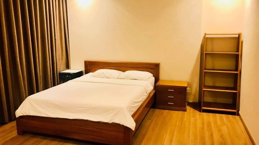 Lovely Full Furnished 3BRs for Rent in Nguyen Chi Thanh street 11