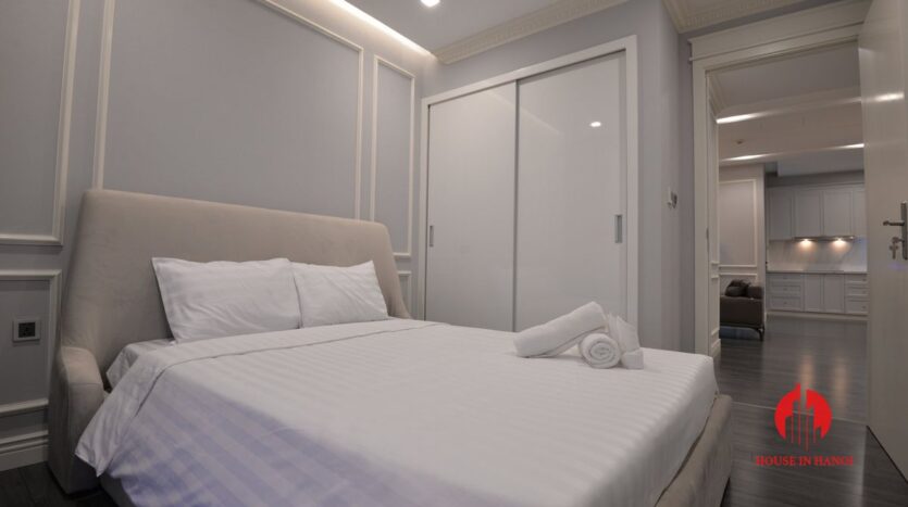 modern and elegant 4 bedroom apartment in vinhomes metropolis 8