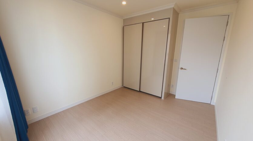 Pretty Empty 3BRs Apartment for rent in Starlake City 2