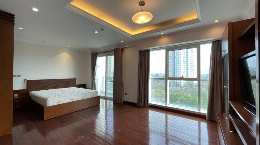 Completely New Furniture 154m2 Apartment in L1 Building Ciputra 18