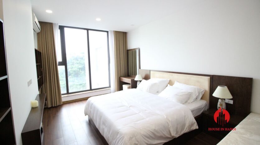 commodious 3 bedroom apartment for rent on to ngoc van 11