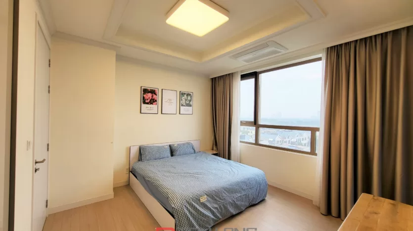 light 3 bedroom apartment for rent in starlake 1