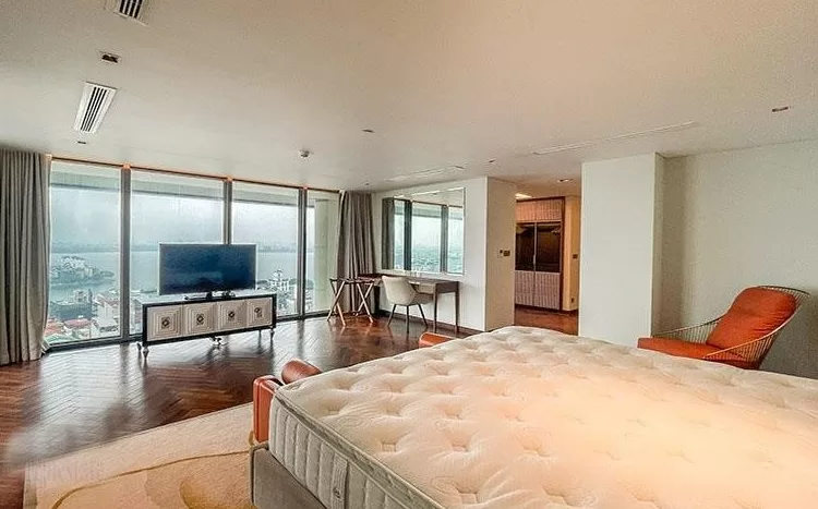 lake view penthouse for rent in the heart of tay ho district 3
