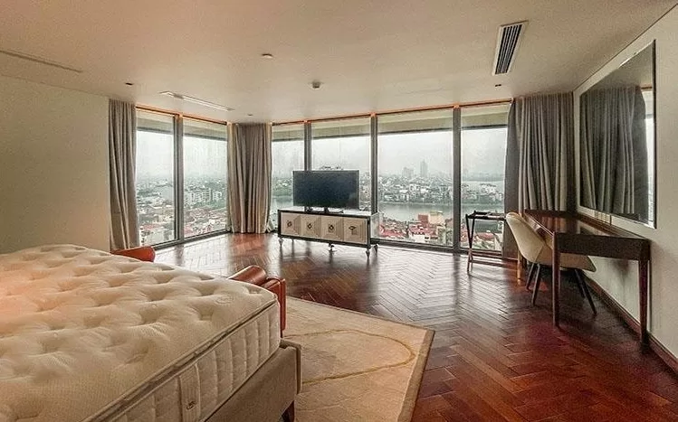 lake view penthouse for rent in the heart of tay ho district 6