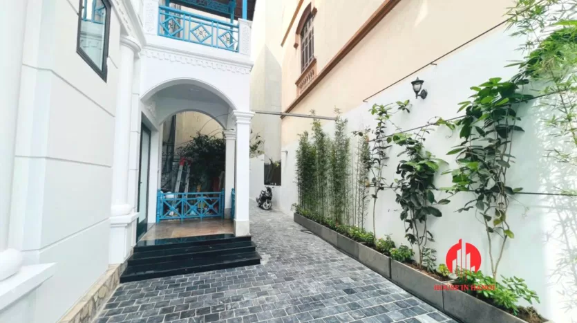 renovated pool villa for rent in tay ho 3