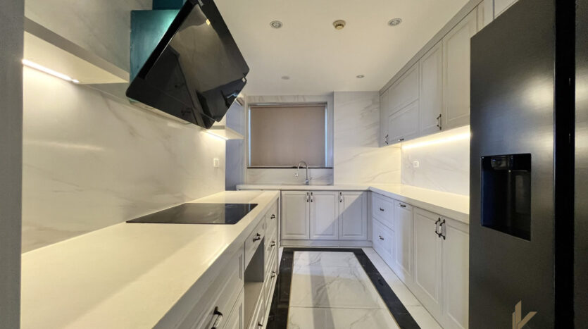 penthouse for rent in e4 ciputra near sis and unis (14)