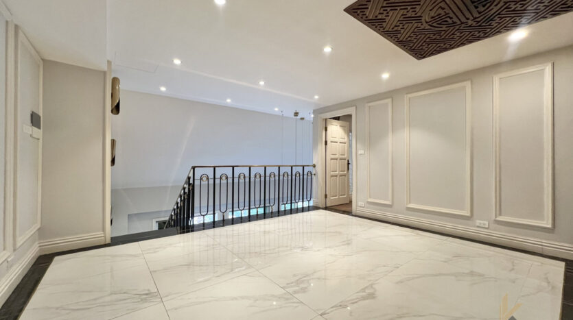 penthouse for rent in e4 ciputra near sis and unis (4)