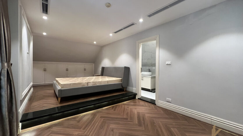 penthouse for rent in e4 ciputra near sis and unis (5)