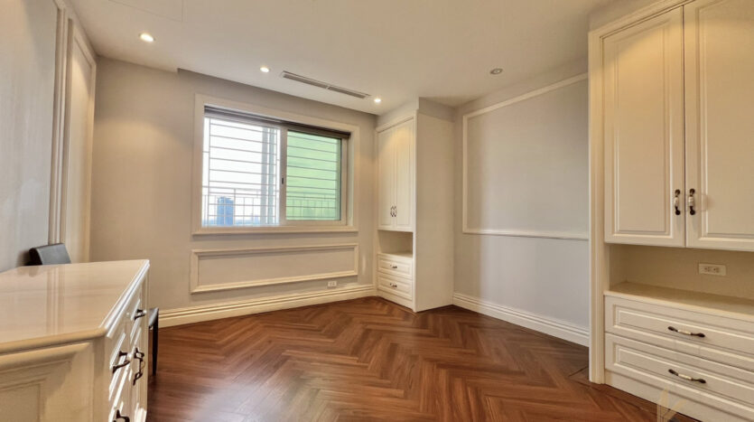 penthouse for rent in e4 ciputra near sis and unis (9)