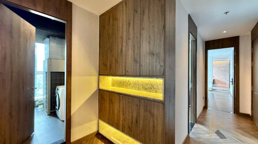 penthouse with swimming pool and lake view in hanoi vietnam (13)