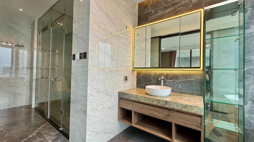 penthouse with swimming pool and lake view in hanoi vietnam (17)