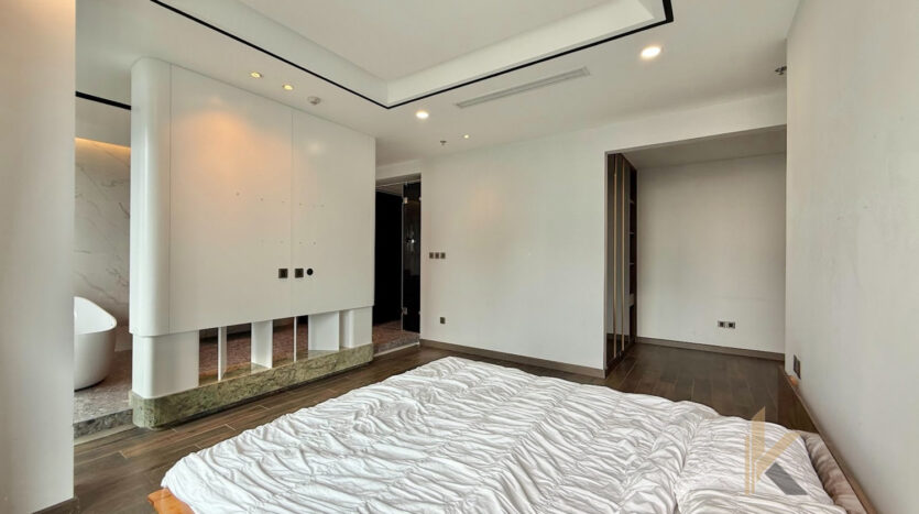 penthouse with swimming pool and lake view in hanoi vietnam (2)