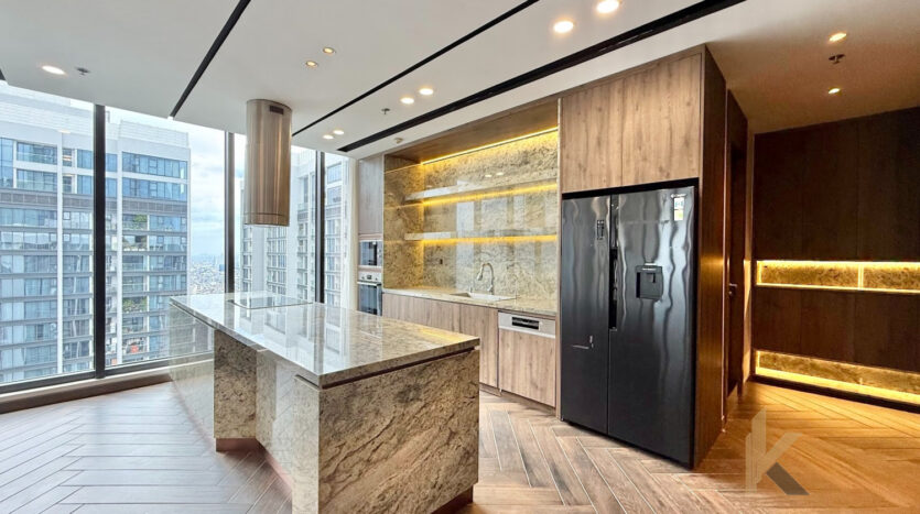 penthouse with swimming pool and lake view in hanoi vietnam (26)