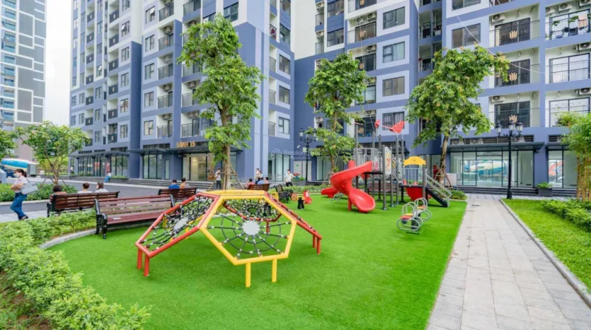 reselling lake view apartment in imperia smart city (2)