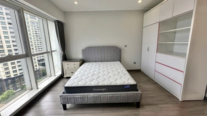 golf view 267m2 apartment for rent in l1 ciputra (13)