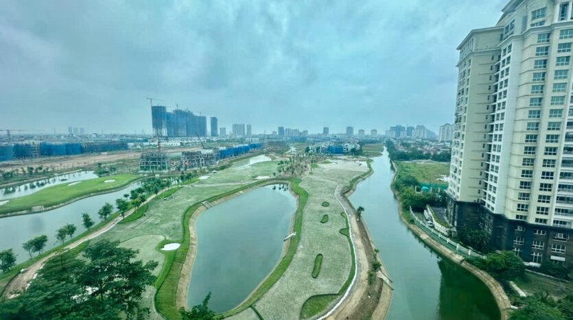 golf view 267m2 apartment for rent in l1 ciputra (3)