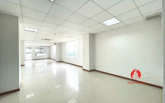 lake view office for rent in Ba Dinh Hanoi (4)