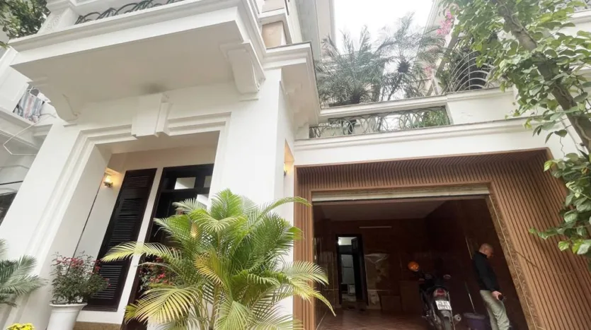 Spacious and affordable villa in C4 Ciputra near international schools (22)