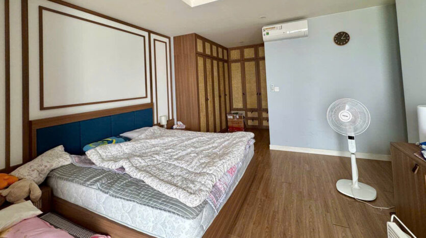 big apartment for sale in kosmo tay ho (6)