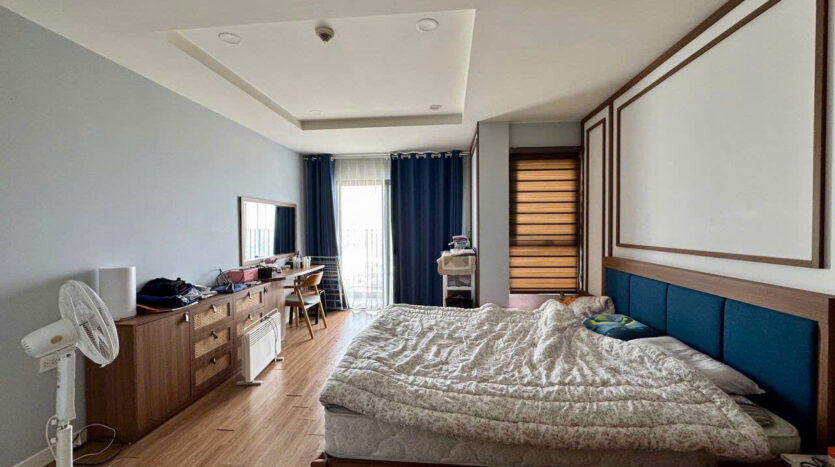 big apartment for sale in kosmo tay ho (7)