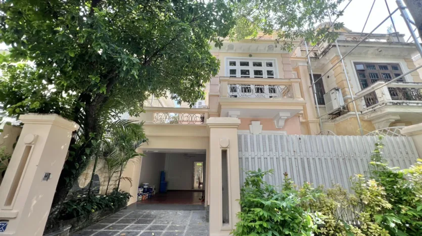 modest villa for rent near unis hanoi (17)