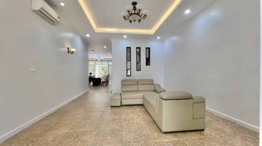 modest villa for rent near unis hanoi (20)