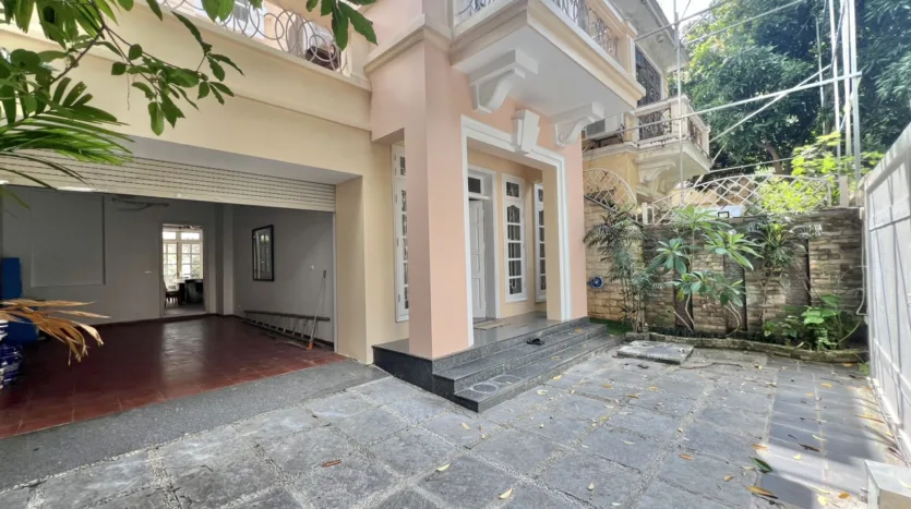 modest villa for rent near unis hanoi (23)