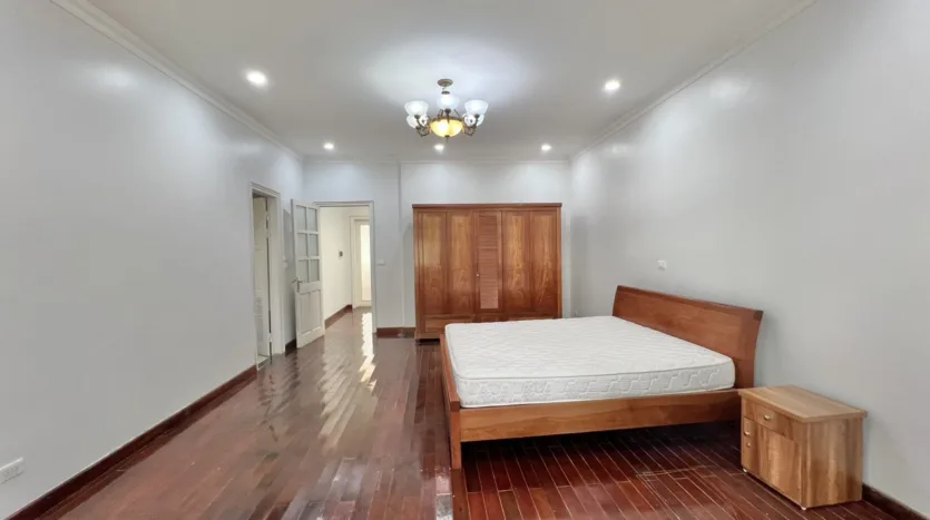 modest villa for rent near unis hanoi (7)