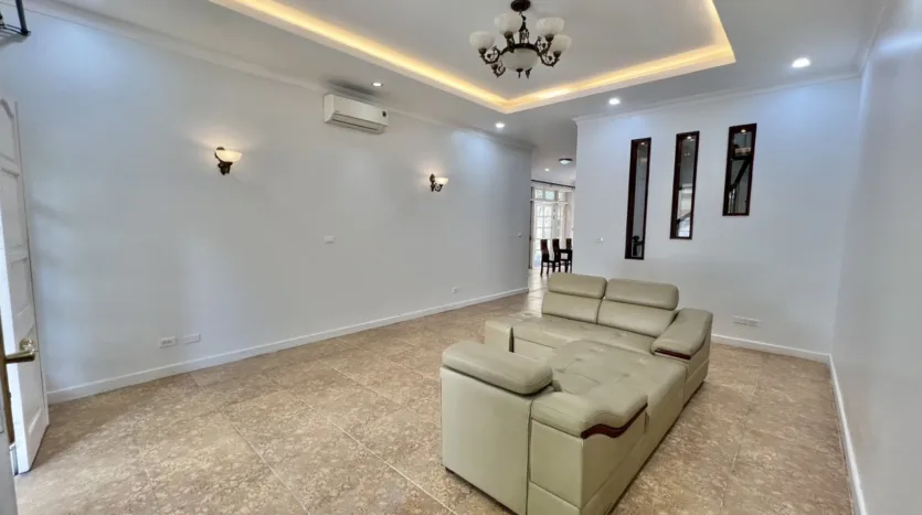 modest villa for rent near unis hanoi (9)