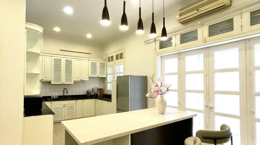 lovely house for rent in t6 ciputra (6)