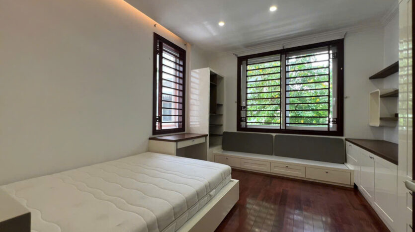 villa in D4 Ciputra near schools (19)