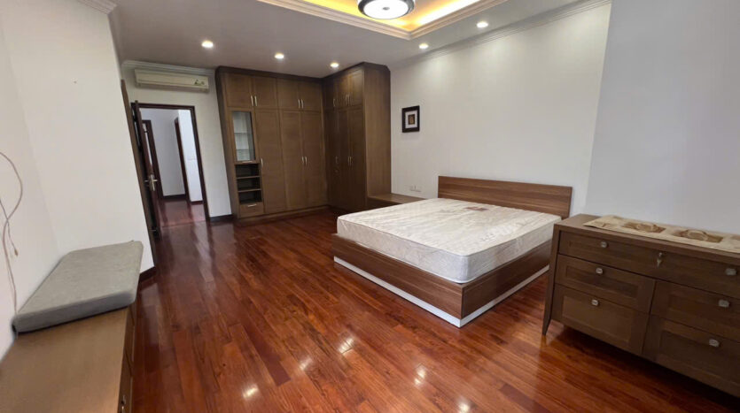 villa in D4 Ciputra near schools (28)