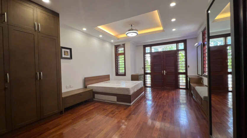 villa in D4 Ciputra near schools (9)