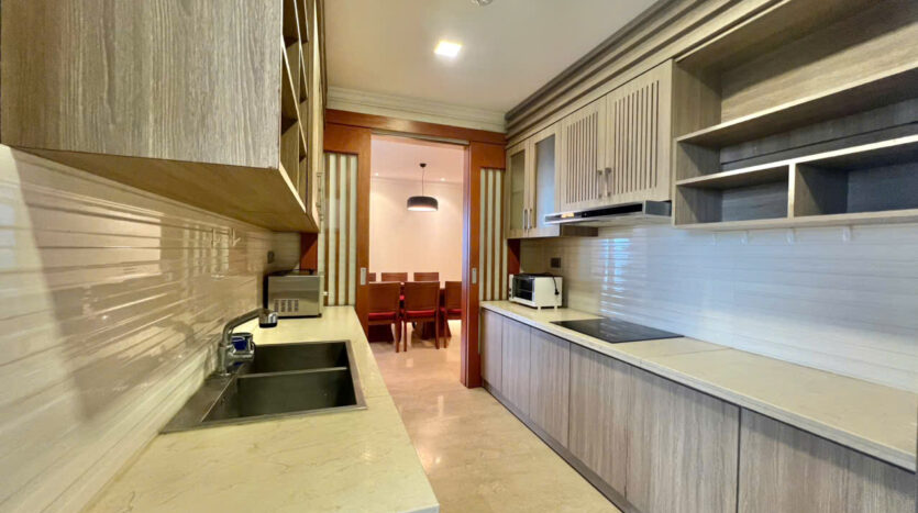 big renovated apartment in L1 Ciputra (1)