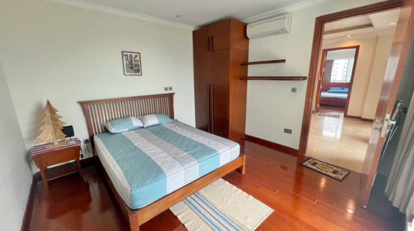 big renovated apartment in L1 Ciputra (16)