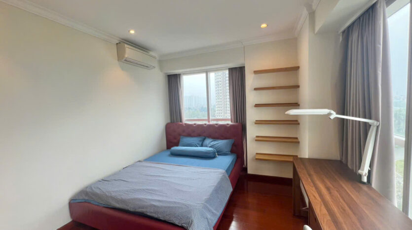 big renovated apartment in L1 Ciputra (17)