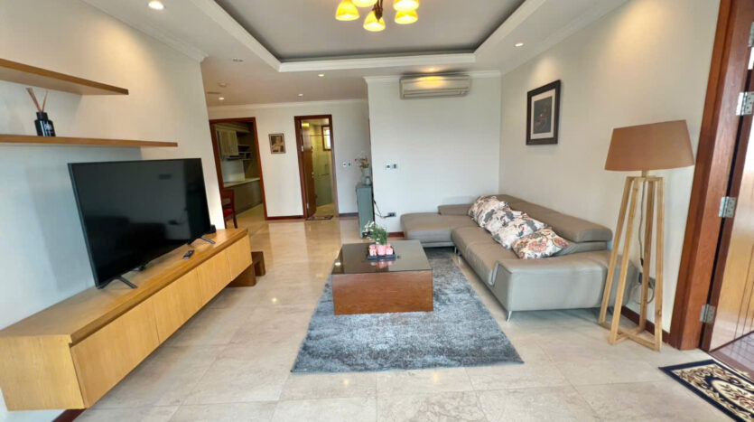 big renovated apartment in L1 Ciputra (19)