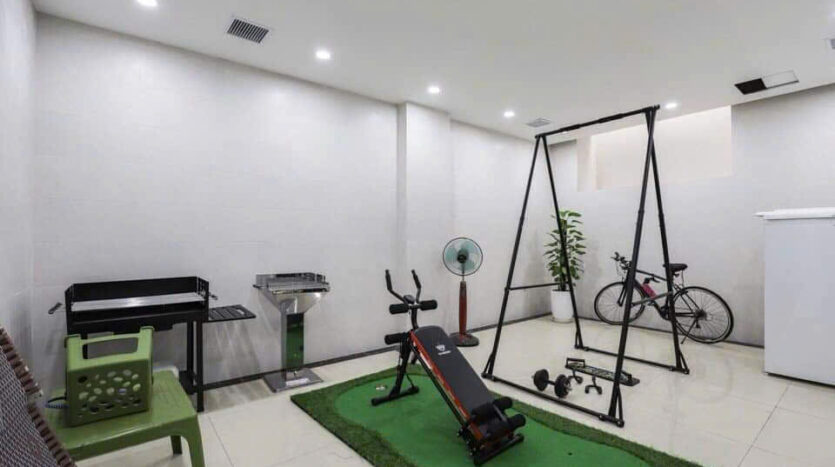 4 bedroom villa for rent in hoa sua 8 vinhomes riverside (10)