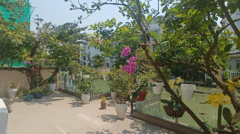 4 bedroom villa for rent in hoa sua 8 vinhomes riverside (7)