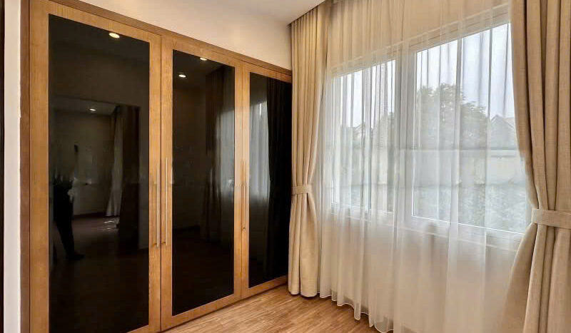 affordable garden villa in Hoa Sua Vinhomes Riverside (2)